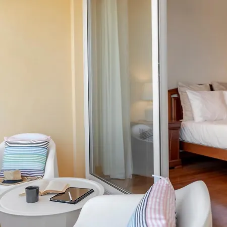 Ajuda Iv By An Island Apartment *